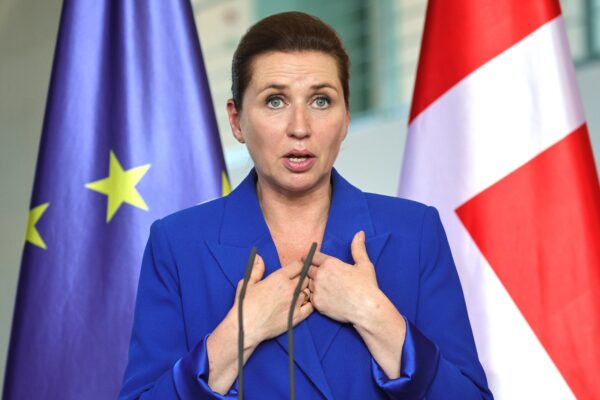 Denmark Eyes Ban on Social Media for Under-15s, PM Calls It “Stealing Childhood