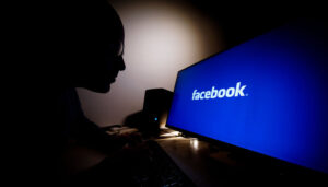 Meta removes Chicago ICE-tracking Facebook page after DOJ request citing harm concerns