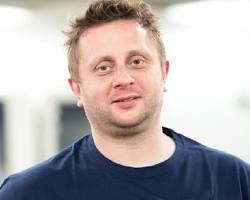 OVHcloud’s founder Octave Klaba returns as CEO after the company surpasses €1 billion in annual revenue.