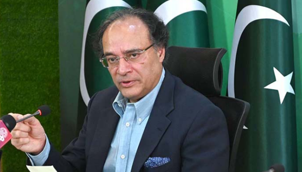 Pakistan’s Finance Minister Heads to U.S. for IMF, World Bank Talks