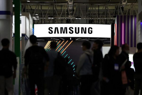 Samsung Electronics family to sell $1.2 bln stake amid share rally
