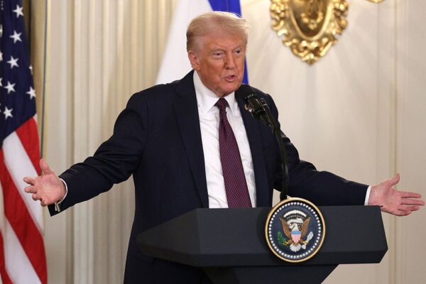 Trump to Impose 25% Tariff on Imported Heavy Trucks from Nov. 1