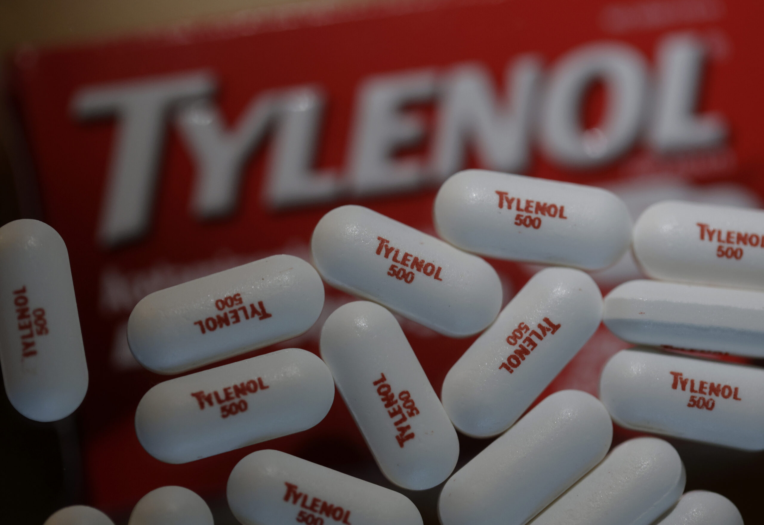 US Health Chief: Tylenol-Autism Evidence Not Strong Enough, Advises Caution