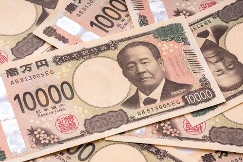 Yen Hits Two-Month Low as Japan Election Uncertainty Drags Currency