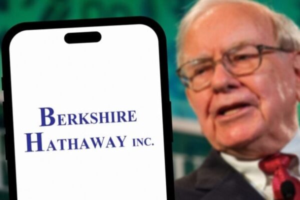 Berkshire Hathaway Profit Surges as Cash Hits Record Ahead of Buffett Exit