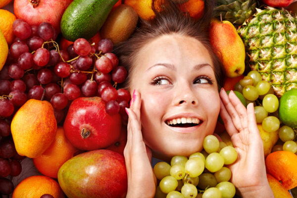 “Eat Your Way to a Glow”: Pharmacist with PhD Shares 4 Simple Diet Secrets for Ageless Skin