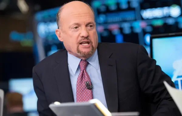 Wall Street's 'Fixation' on High-Valuation Tech and Speculative AI Stocks is Hiding Value