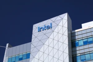 Intel Signals Strong Turnaround as AI Data-Center Chip Demand Strengthens Outlook