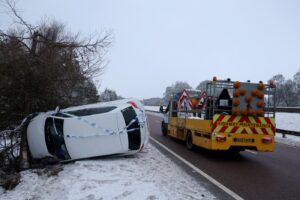 Storm Goretti Forces Major Travel Shutdown Across UK and France