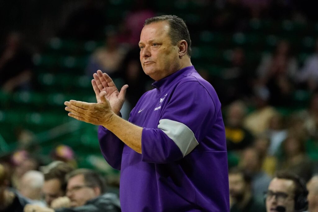 Billy Gillispie to Exit Tarleton State Basketball Program Following Current Season