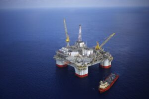 U.S. Energy Secretary Lands in Venezuela to Revitalize Cracking Oil Sector