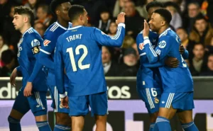 Real Madrid Edges Valencia 2–0 to Close La Liga Gap on Barcelona