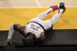 LeBron James Breaks NBA Scoring Record Before Exiting with Injury in Lakers Loss to Nuggets