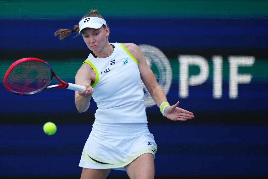 Elena Rybakina Overcomes Slow Start to Defeat Jessica Pegula in Miami Open Quarterfinals