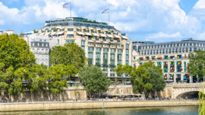 Iconic Parisian Grandeur: How the Four Seasons Hotel George V Sets the Ultimate Standard for Ultra-Luxury Global Travel