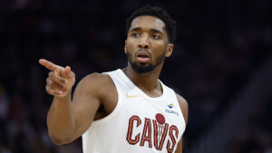 Cleveland Thwarts Atlanta Playoff Bid Behind Mitchell’s 31 Points