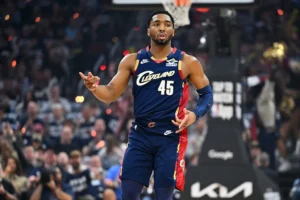 Cleveland’s Star Trio Powers Cavs to 2-0 Lead Over Raptors