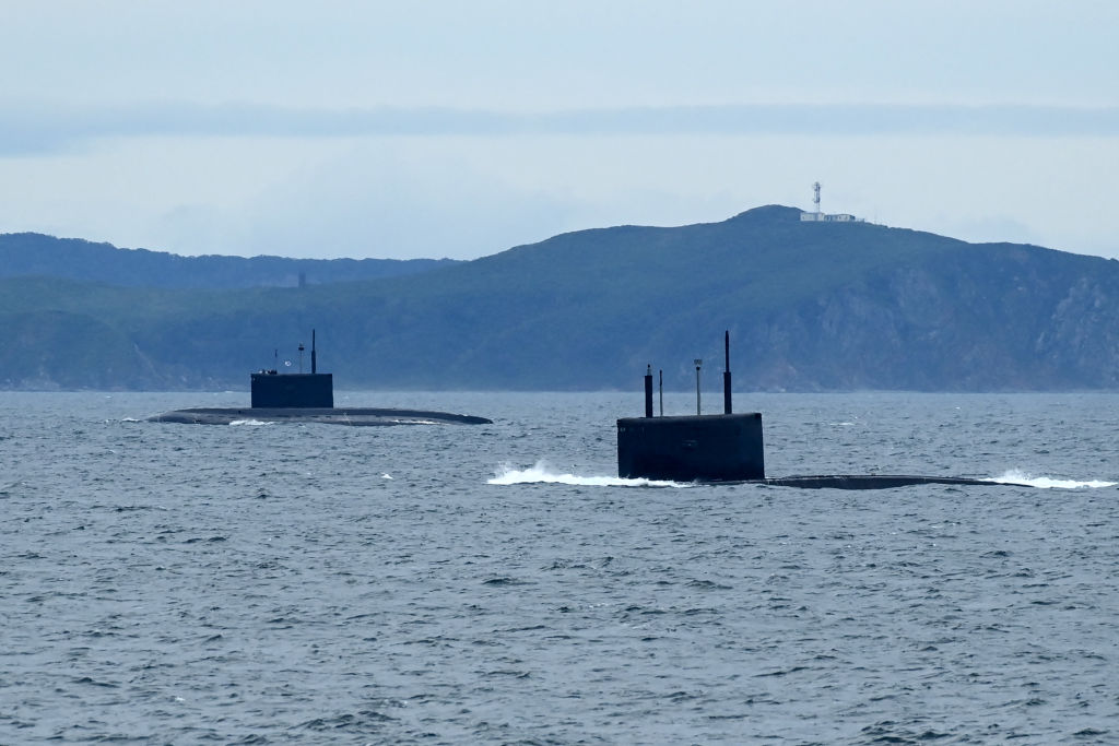 UK Royal Navy Monitors Russian Submarines in North Atlantic