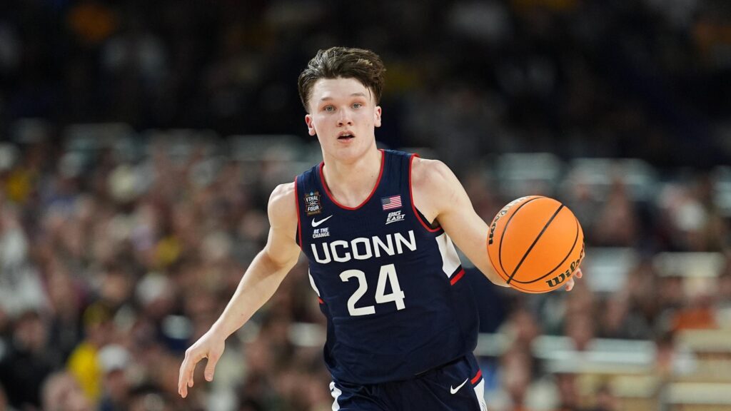 Braylon Mullins Returns to UConn for Sophomore Campaign