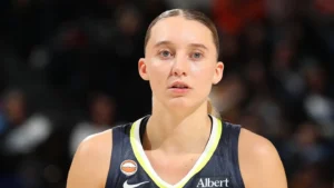 Paige Bueckers technical foul