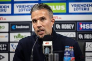 Feyenoord Dismisses Head Coach Robin van Persie After Inconsistent Season
