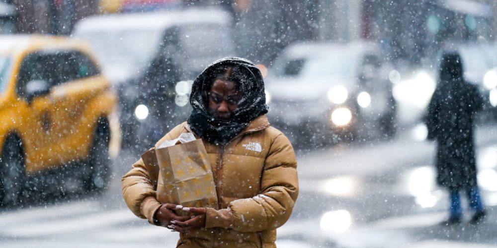 USA Weather Split: Eastern Freeze Clashes With Western Warmth