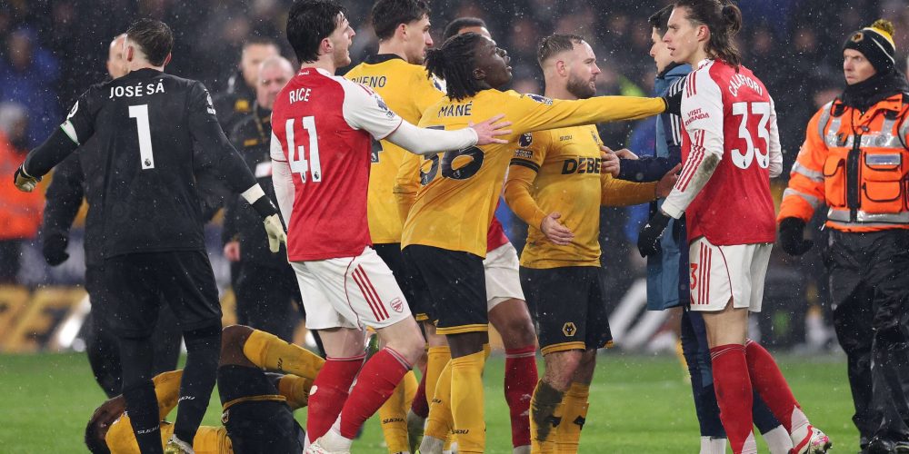 Arsenal Targets Consecutive London Derby Victories as Manchester City Intensifies Title Race