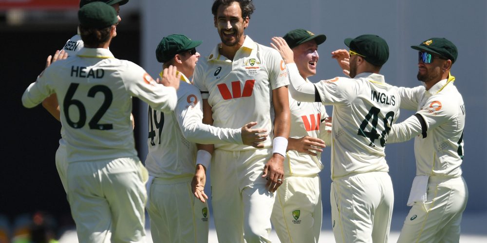 Australia Shocks Critics — Bats First After Winning Toss in Second Ashes Test, Drops Lyon