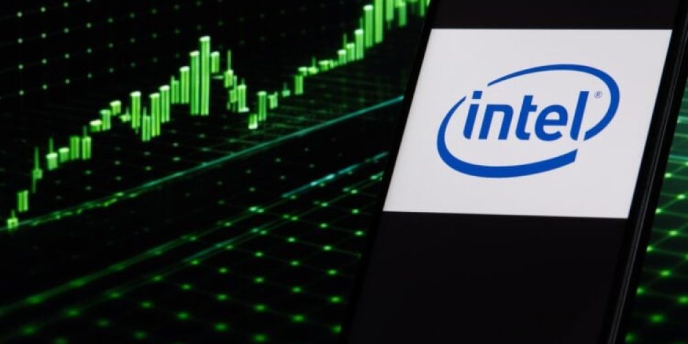 Chip Comeback: Intel Shares Soar Nearly 10% Following Massive Third-Quarter Profit Beat