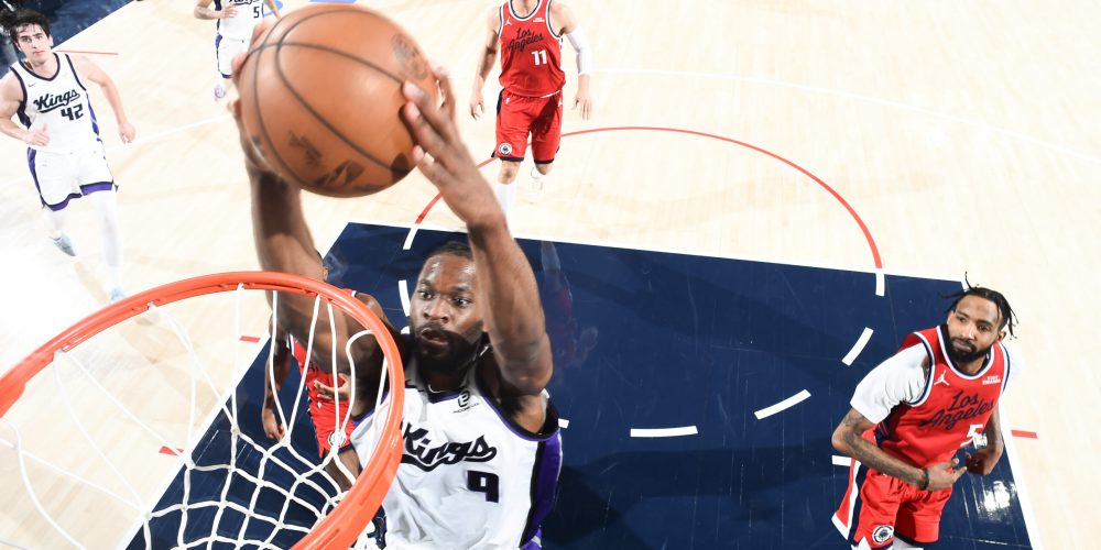 Clippers Surge Past Kings to Secure Eighth Seed in Competitive Western Conference Playoff Race