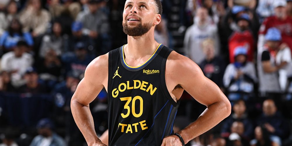 Stephen Curry Minutes Restriction Looms Over Warriors Play-In Hopes