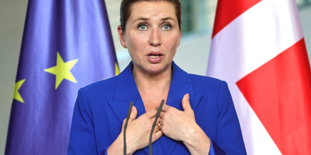 Denmark Eyes Ban on Social Media for Under-15s, PM Calls It “Stealing Childhood