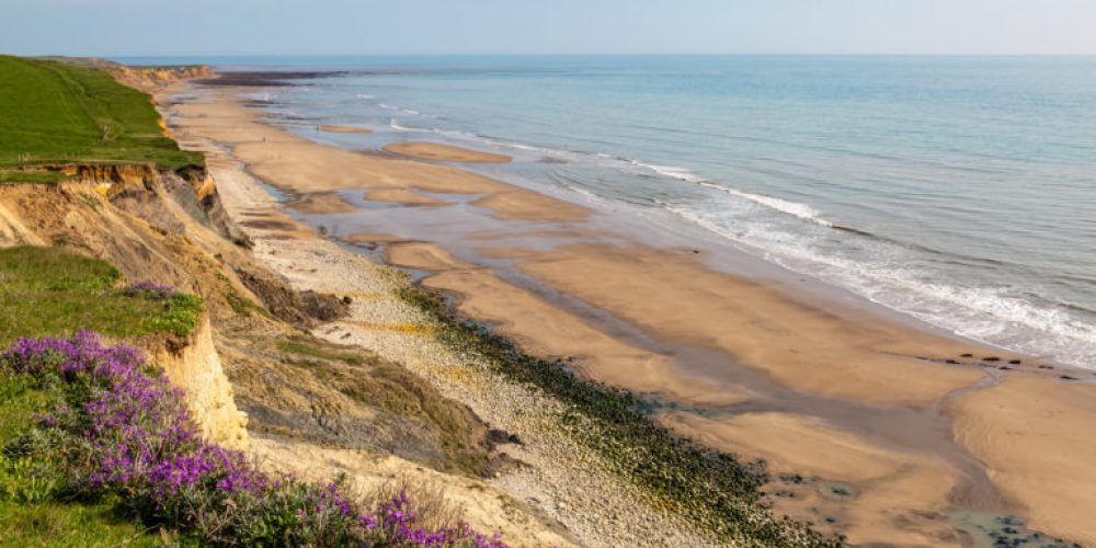 From Cliffside Walks to Hidden Coves: Travelers Share the UK Coast’s Most Breathtaking Escapes