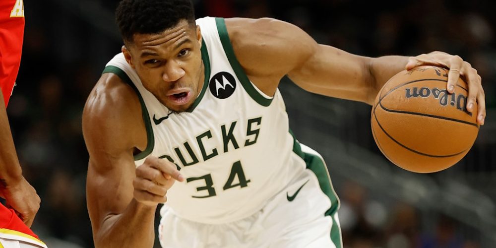Giannis Powers Bucks Victory as League’s Elite Shine in High-Scoring NBA Night