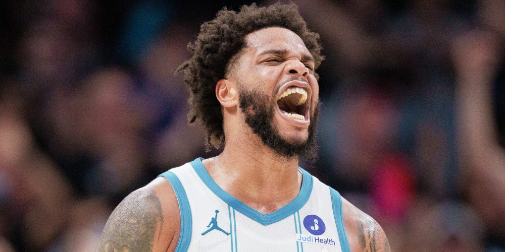 Hornets Edge Heat in Overtime Thriller to Advance in Play-In Tournament