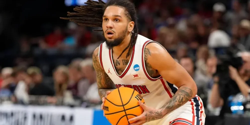 Illinois Fighting Illini Surge Past Houston Cougars to Secure Elite Eight Berth