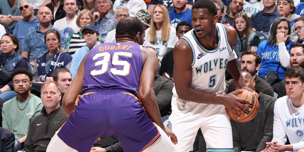Julius Randle Leads Minnesota Timberwolves to Dominant Road Victory Over Phoenix Suns