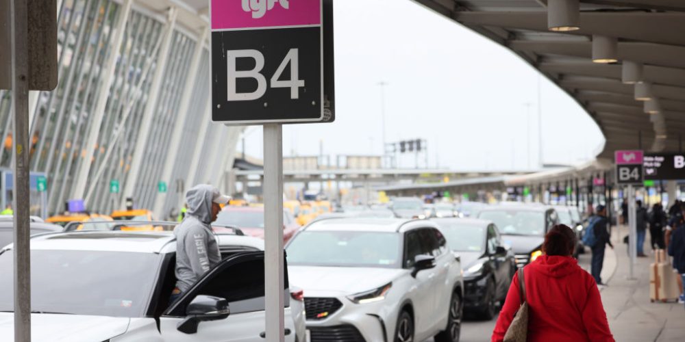 Lyft Strikes Back: New United Airlines Partnership Offers Up to 4x Miles Per Dollar on Rides