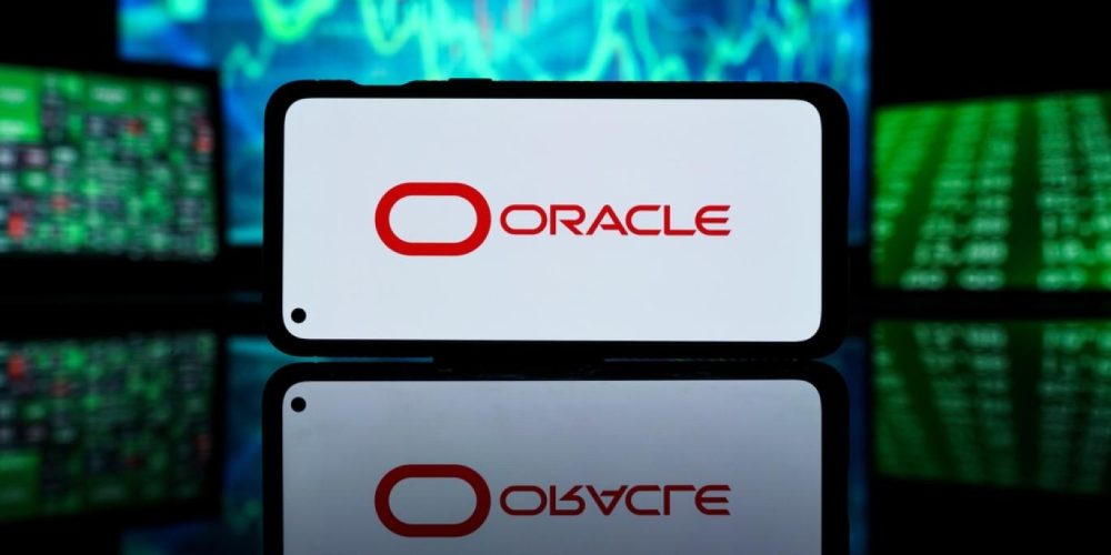 Oracle stock drops 7% as AI conference fails to convince investors of growth potential.