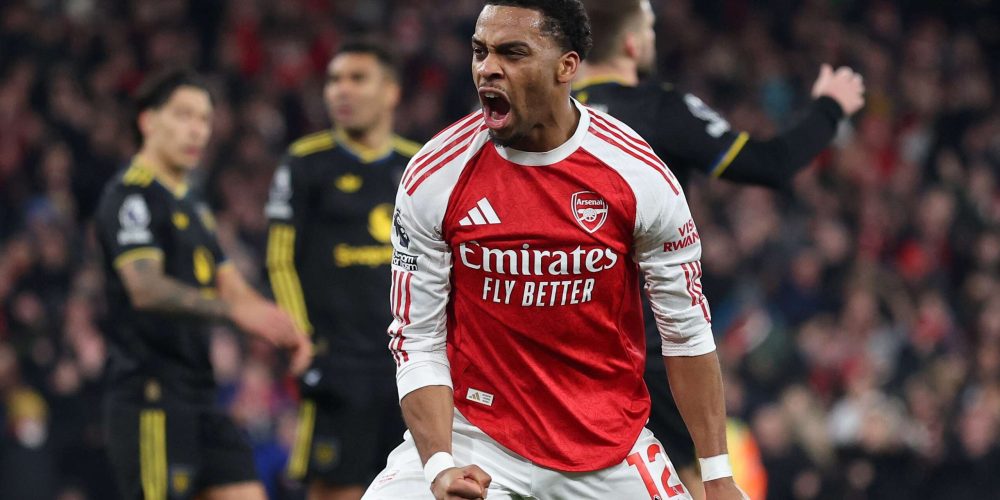 Premier League Title Race Ignites as Manchester United Stun Leaders Arsenal