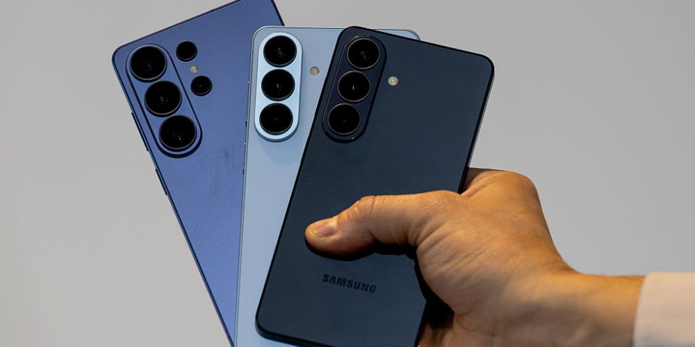 Samsung Debuts Galaxy S26 With Advanced Google Gemini Integration and On-Device AI Upgrades