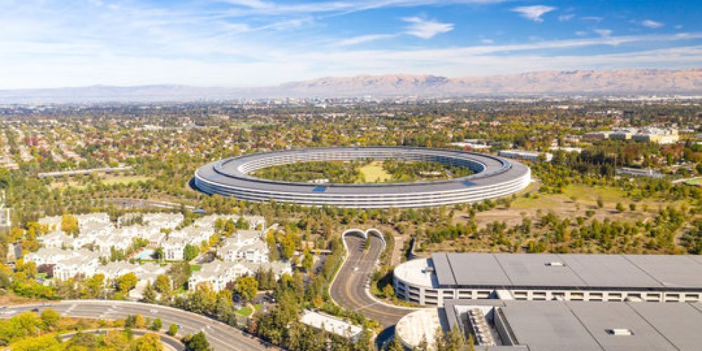 Silicon Valley Seniors Get a Crash Course in AI — From Teen Teachers