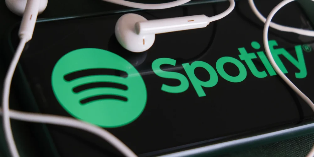 Spotify strikes “ethical AI” deals with major labels to protect artists’ rights