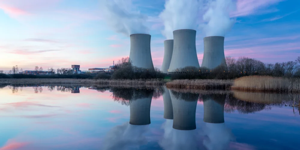 Tech giants invest in nuclear power to meet rising AI energy demands despite high costs and delays.