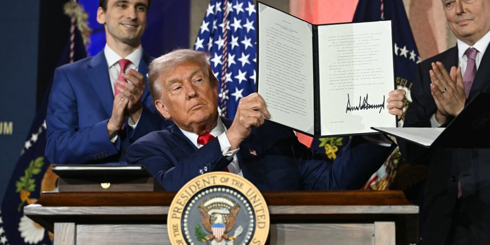 President Trump Declares Absolute Right to Impose New Tariffs Following Supreme Court Rejection