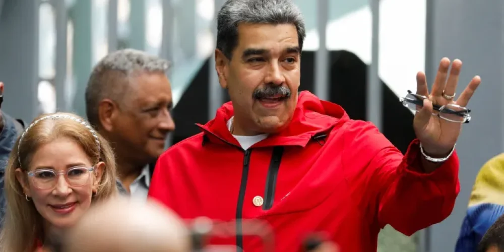 U.S. Military Operation in Venezuela: Maduro Captured After Strikes in Caracas