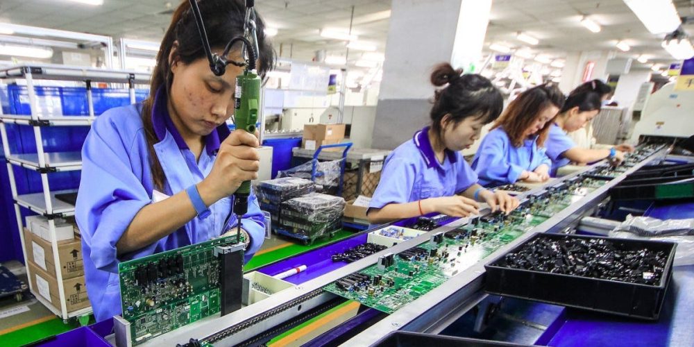 U.S. Retailers Pull Millions of Chinese Electronics Listings Amid FCC Crackdown