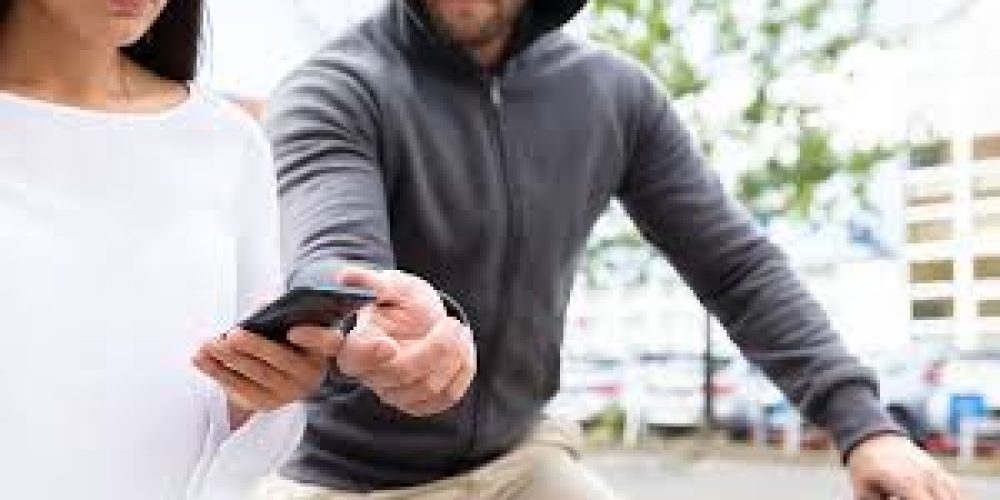 UK Gang Busted for Smuggling 40,000 Stolen Phones to China