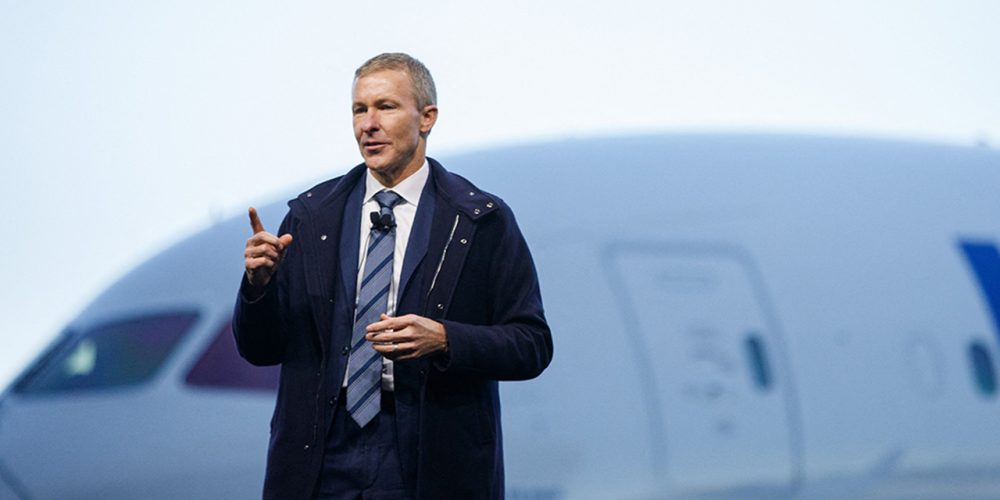 United Airlines CEO Warns Prolonged Shutdown Could Hit Travel Bookings