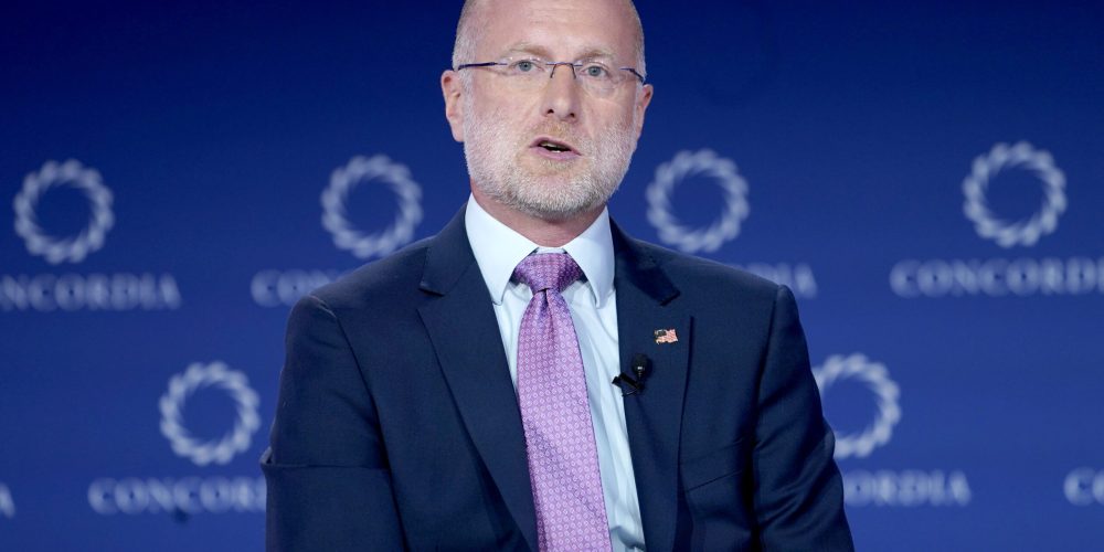 White House Media Chief Targets Broadcaster Licenses Amid Conflict